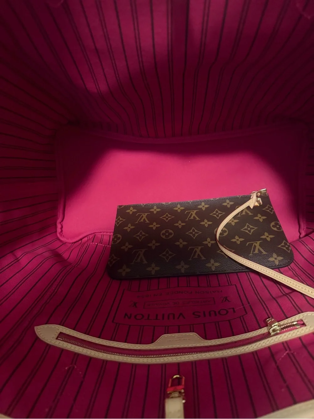 Louis Vuitton Monogram Neverfull Tote Bag in Brown with pouch and dust bag. NEW!